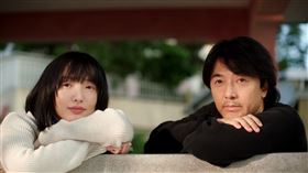 《久別重逢》蔡思韵 鄭伊健。（圖／華映提供）