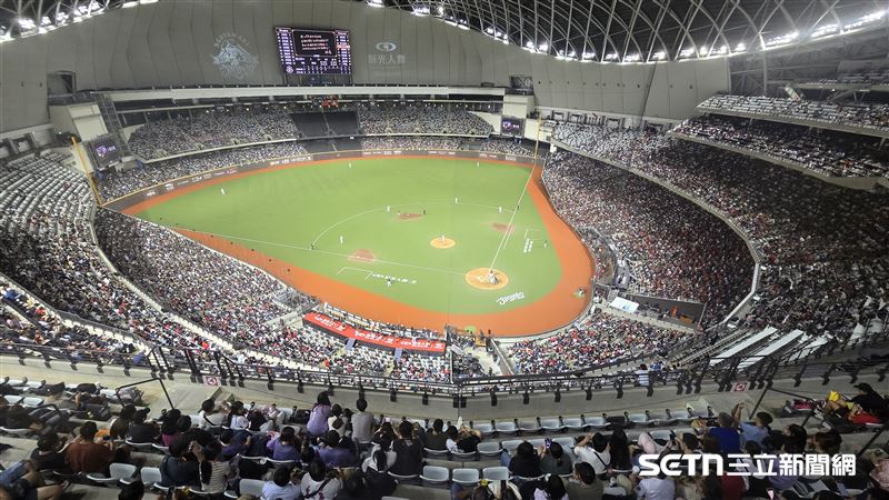 林智勝引退系列賽G1,臺北大巨蛋湧進26316人。(圖/記者劉彥池攝影)