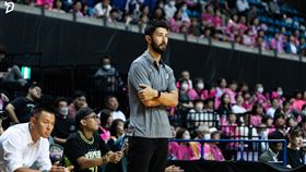 福爾摩沙夢想家想家總教練簡浩，收下執教首勝。（圖／福爾摩沙夢想家提供） 