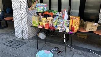 普渡供品驚見洗衣膠囊　網：有家事要做？