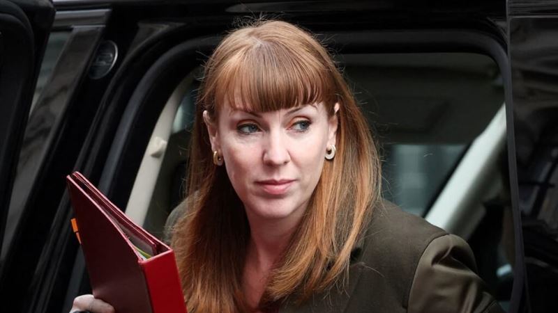 英國副首相芮納被控逃稅　請辭下台
