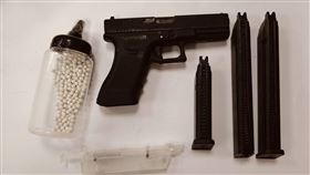 溫體牛,開槍,桃園,空氣槍（圖／翻攝畫面）