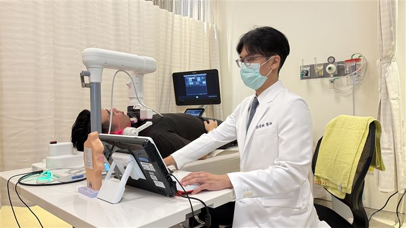 洪偉誠表示，睡眠呼吸中止症患者，容易發生交感神經過度活化、全身性發炎反應等，導致心血管疾病、代謝症候群、糖尿病，甚至失智及憂鬱症發生。（圖／洪偉誠提供）