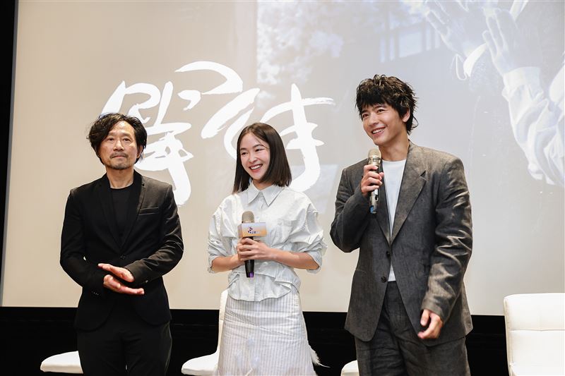 吳米森導演(左起)與楊欣儀、李宗霖一同出席《等待》特映會。(圖／公視台語台提供)
