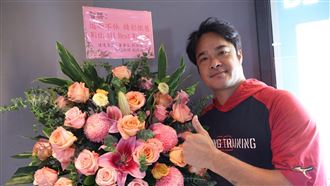 驚喜收到劉家父子花籃　林智勝直言是貴人