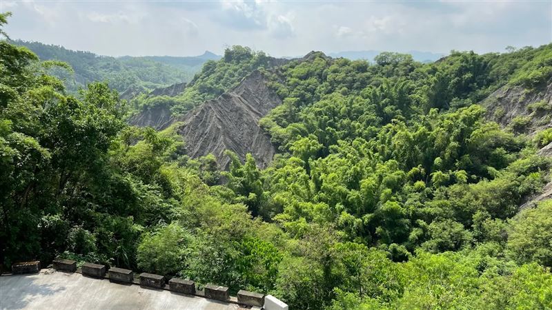 台南社區大學環境行動小組研究員晁瑞光原本計畫前往高雄旗山進行調查，卻因走錯路轉入台182線，意外造訪龍崎牛埔惡地地質公園。（圖／翻攝晃瑞光FB)
