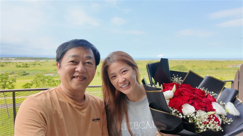李燕再婚2年過得幸福美滿。（圖／翻攝自臉書）