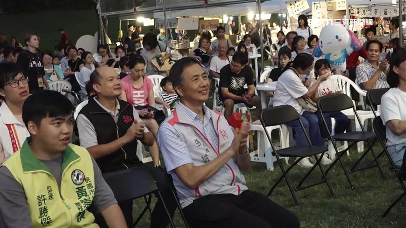 桃園經發局局長張誠表示，要將全國知名飲品行銷到世界各地