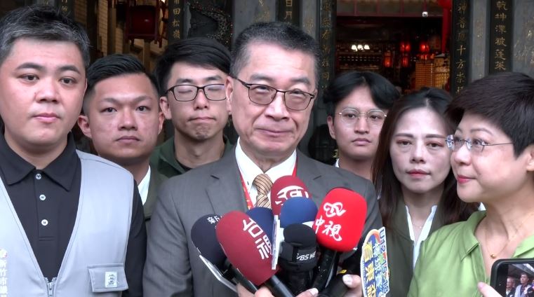 民進黨秘書長徐國勇今（7）日赴新竹市黨部與黨公職座談前受訪。（圖／翻攝畫面）