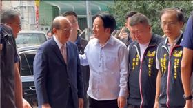 賴清德總統赴新竹市天后宮參拜，與民進黨立法院黨團總召柯建銘同框。（圖／翻攝畫面）