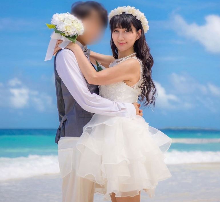 63歲的海豹小姐和小32歲的男友結婚。（圖／翻攝自日網）