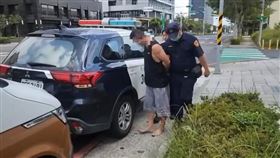 新北,林口,酒駕,逃逸,擦撞員警,警車。（圖／翻攝畫面）