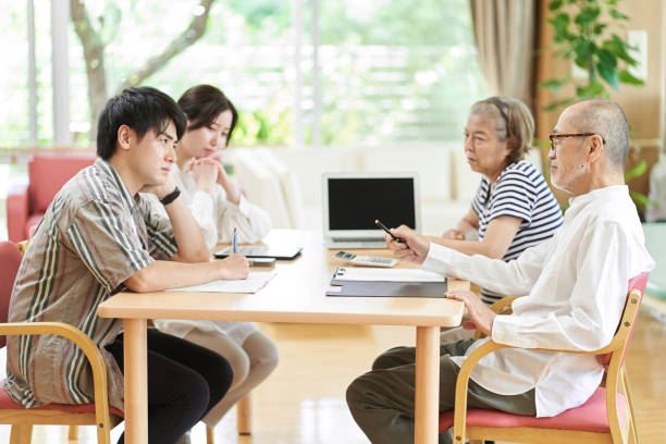 日媒報導，橋本夫婦存下3,800萬日圓，卻因子女頻頻伸手，老後生活陷入煩惱。感嘆一句「早知道當初就不要拚命存退休養老金」。（圖非事件當事人）（示意圖／翻攝自pixabay）