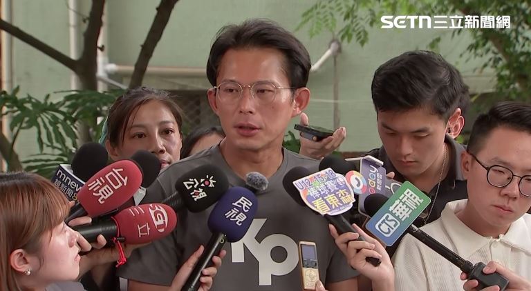 對於交保後黨主席之位是否交還給柯文哲？黃國昌說，不必見縫插針。（圖／翻攝畫面）