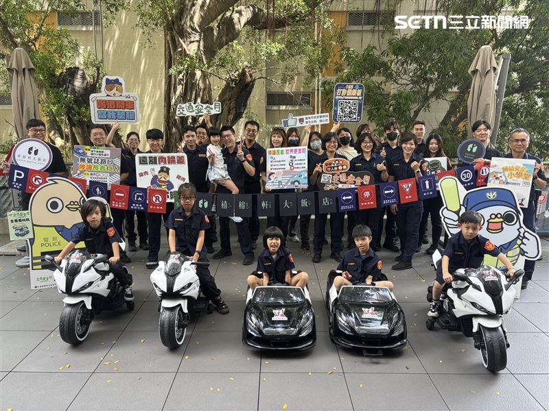 南市警五分局攜「小小警察」勇過6關護交安。（圖／記者林昱孜攝影）