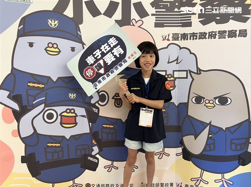 「小小警察」在闖關遊戲過程中，學習到正確的交通安全知識。（圖／記者林昱孜攝影）