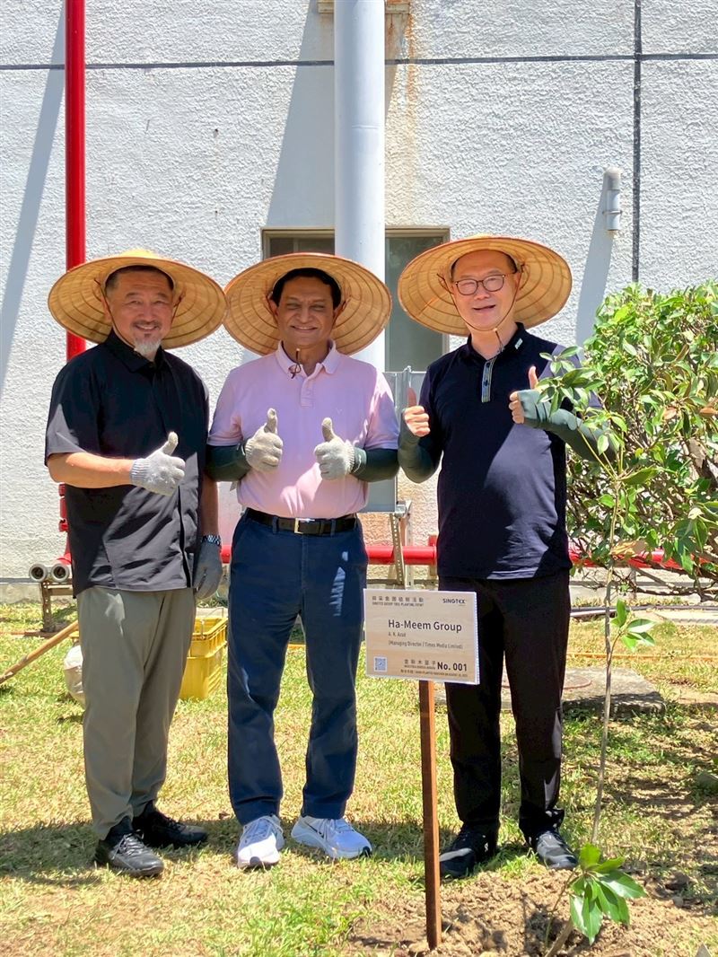 Ha-Meem Group董事總經理A. K. Azad於今年8月20日來台參訪,並參與興采集團SINGTEX的植樹活動。(圖/興采提供)