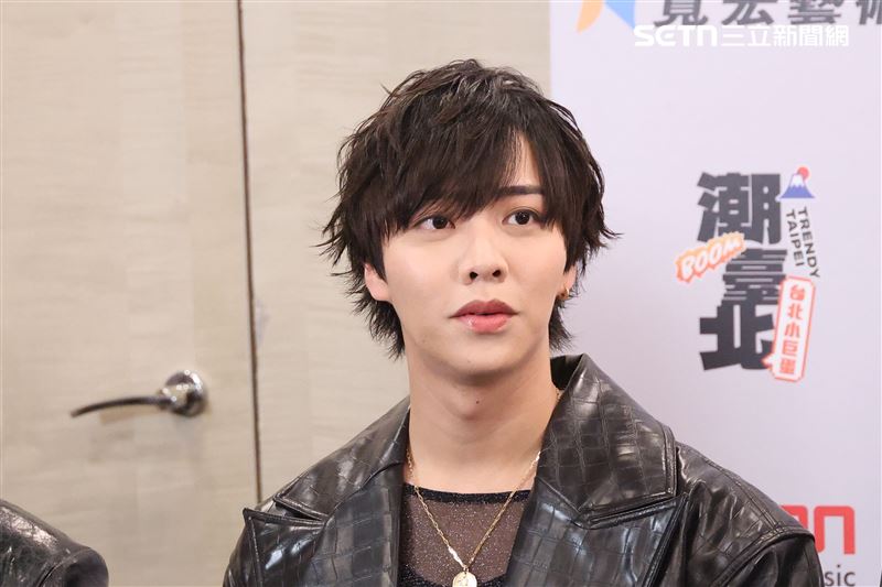 松井奏在生日時收到了成員們一起裝飾了三層的大蛋糕。（圖／記者鄭孟晃攝影）