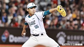 林智勝引退系列賽最終戰，台鋼雄鷹中繼投手伍祐城。（圖／記者劉彥池攝影）
