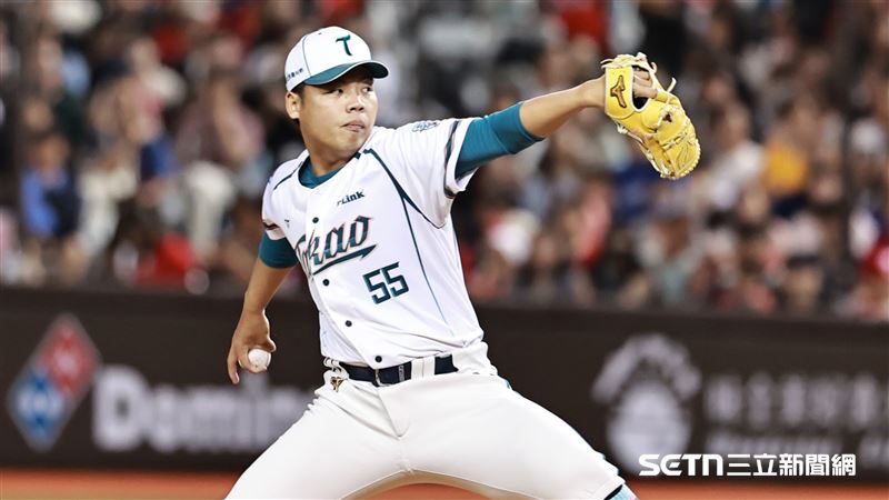 台鋼雄鷹投手伍祐城。（圖／記者劉彥池攝影）