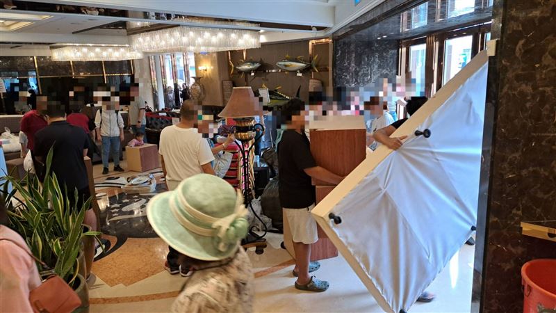 連鎖飯店封館　家具出清32吋電視100塊