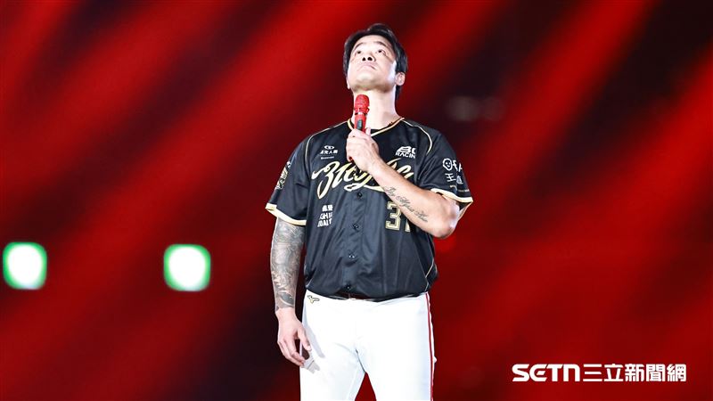 林智勝引退儀式，他在致詞時感動落淚。（圖／記者劉彥池攝影）