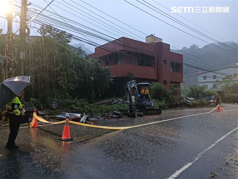 台中暴雨釀災　土石傾瀉如瀑布衝進民宅
