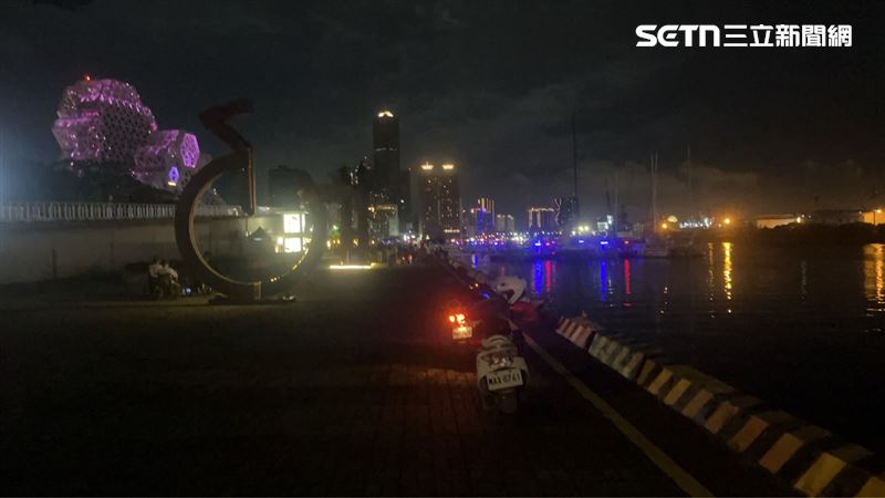 男子救起時他已失去意識，所幸經送醫急救後恢復生命跡象，目前仍在醫院觀察中。(圖/翻攝畫面)