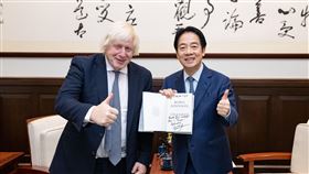 ▲總統賴清德與接見英國前首相強生（Boris Johnson）訪團。（圖／總統府提供） 