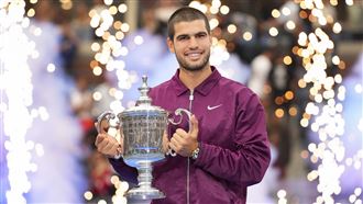 艾卡拉茲力退辛納美網封王　重登世界第一