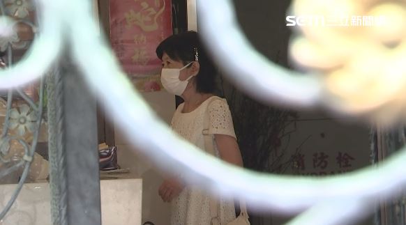 陳佩琪出門幫柯文哲辦保。（圖／翻攝畫面）
