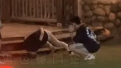 台中男偷吃好友未婚妻被抓包，「頭腳拱橋」道歉畫面曝光。（圖／翻攝黑色豪門企業）