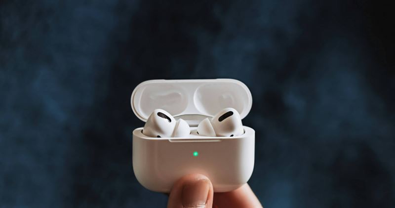 有網友透露看電影弄丟AirPods。(示意圖/unsplash)