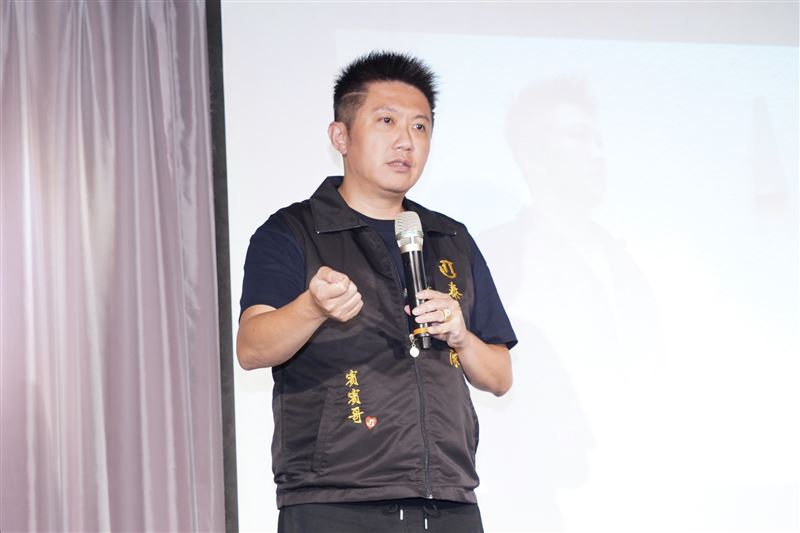 賓賓哥出面開記者會（圖／記者趙于瑩攝）