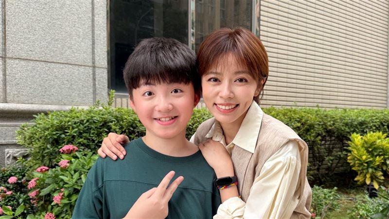 王瞳震撼宣布「當媽」！狂讚兒子超強天份