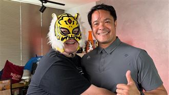 中指通熱情擁抱林智勝！惹網暴動：為什麼