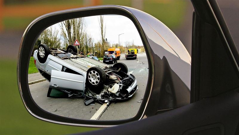 保險理賠恐受影響 車禍現場這句話千萬別說 英國前警探提醒,車禍現場別急著說「對不起」,恐被視為承認肇責。她建議駕駛應冷靜蒐證、記錄並聯繫目擊者,以保護自身權益並依法處理事故。(示意圖/PIXABAY)