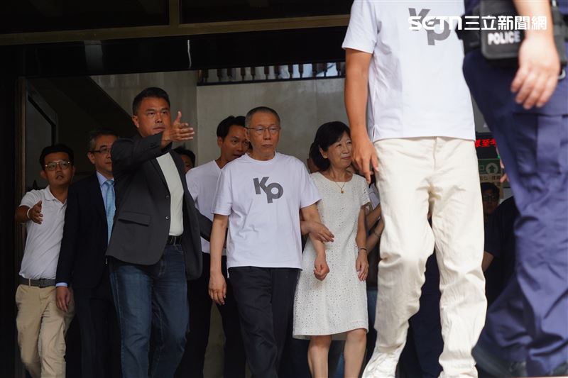 柯文哲出北院（圖／記者趙于瑩攝影）