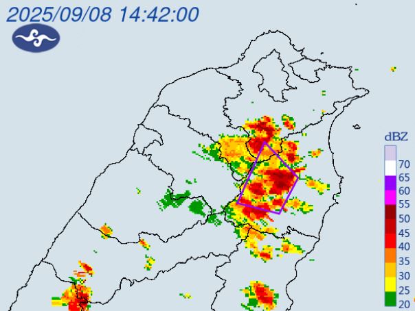 氣象署針對4縣市發布大雷雨即時訊息。（圖／翻攝自氣象署）