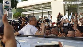 柯文哲向小草喊話絕不屈服。（圖／翻攝畫面）