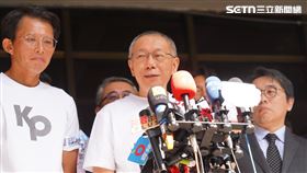 柯文哲涉及京華城等案聲請具保停押，獲台北地方法院裁定以新台幣7000萬元交保。（圖／記者趙于瑩攝）