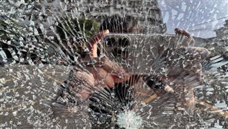 車停路旁窗戶無故碎裂 桃警追查揪出真相