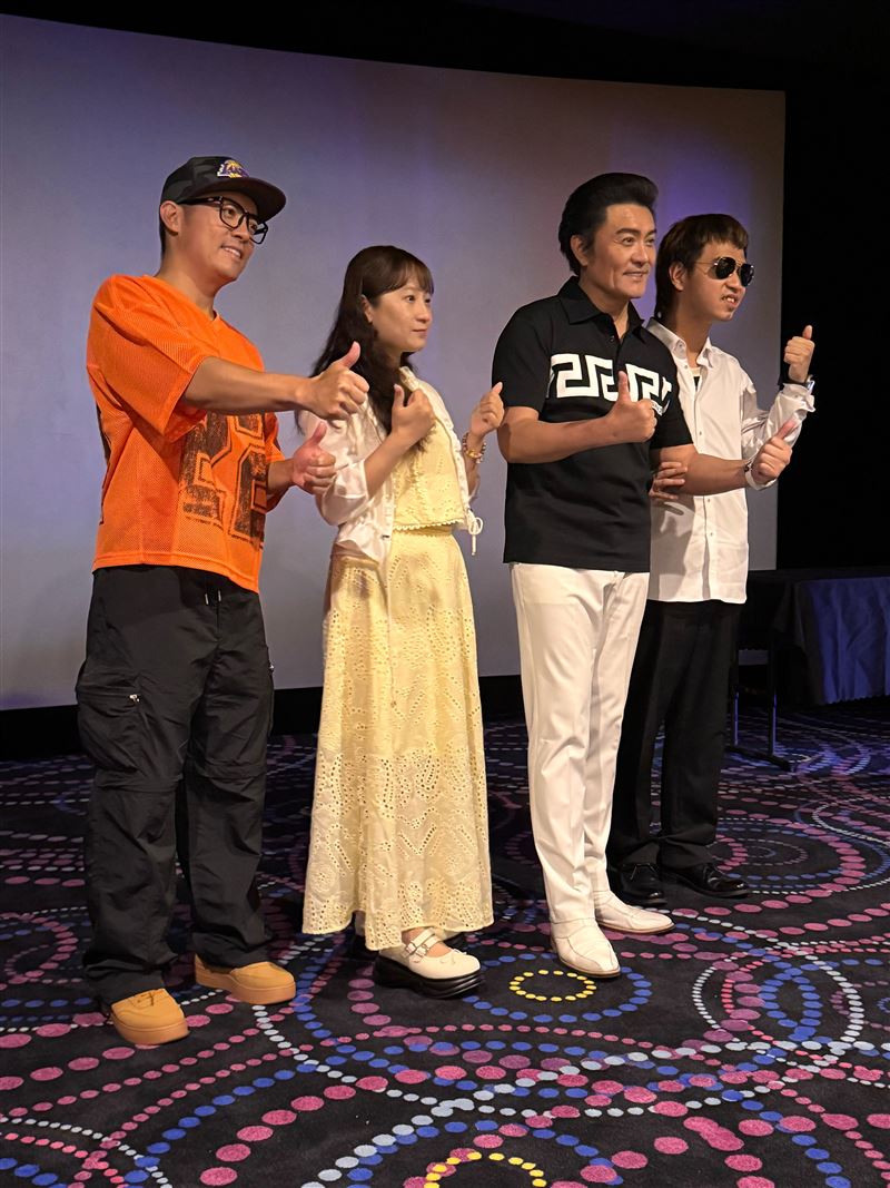 李㼈(右二)出席電影《突破：三千米的泳氣》試片活動。（圖／春暉映像提供）