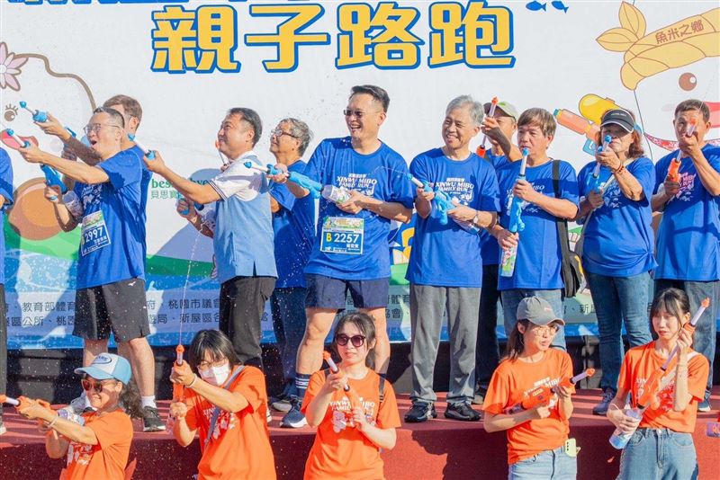 今年特別在終點處增加了「海客障礙賽」，邀請親子共同挑戰，增添活動趣味性。（圖／桃園市政府提供）