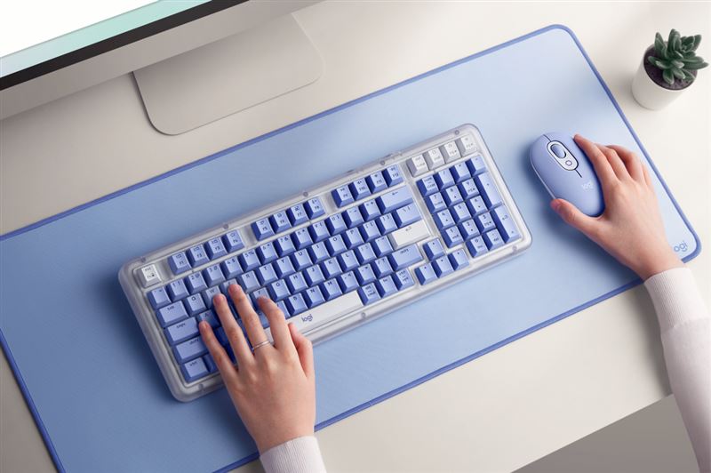 Logitech ALTO KEYS K98M鍵盤採一體成形的雲感緩震層。（圖／品牌業者提供）