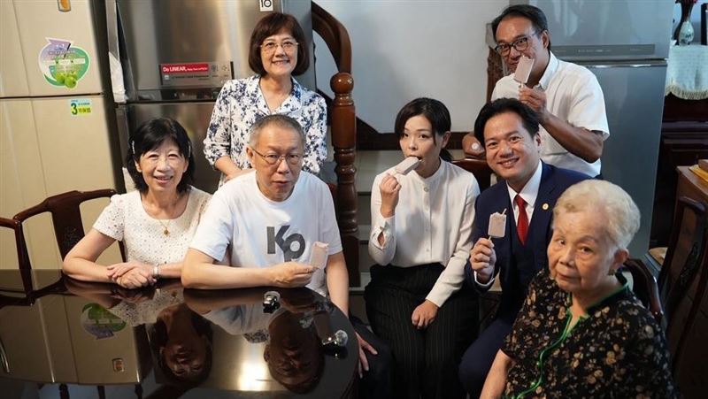 高虹安也來了　柯文哲返家吃冰畫面曝光