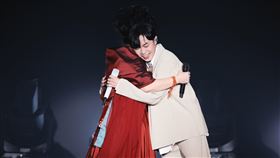 吳青峰擔任齊豫演唱會嘉賓。（圖／哈里坤的狂歡提供）