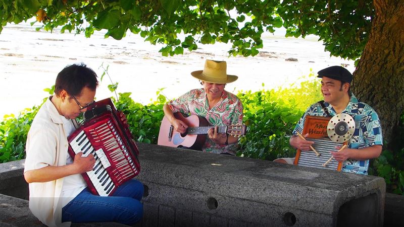 歌迷苦等35年 〈淚光閃閃〉原唱首度來台