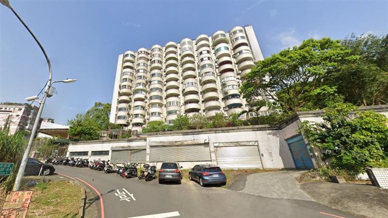 山水雲集新北市土城區南天母路一凶宅將於9月10進行法拍，53.36坪房屋、總底價563.2萬，拆算單價約10.56萬/坪。（圖／翻攝Google Maps）