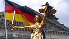 ▲律師節感念法律堅持守護正義的精神。（圖／翻攝自Pixabay）